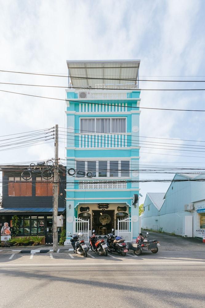 Baan Sutra Guesthouse Phuket Exterior photo