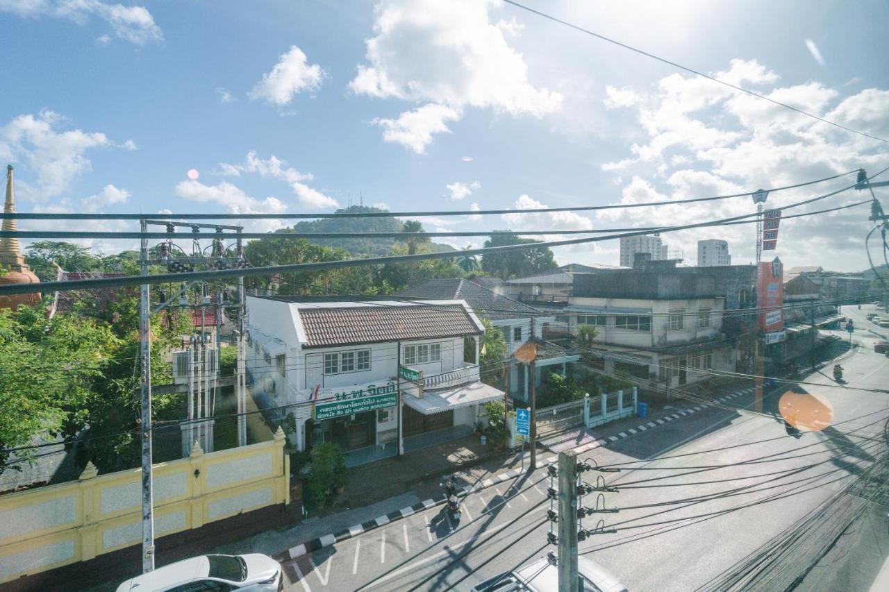 Baan Sutra Guesthouse Phuket Exterior photo