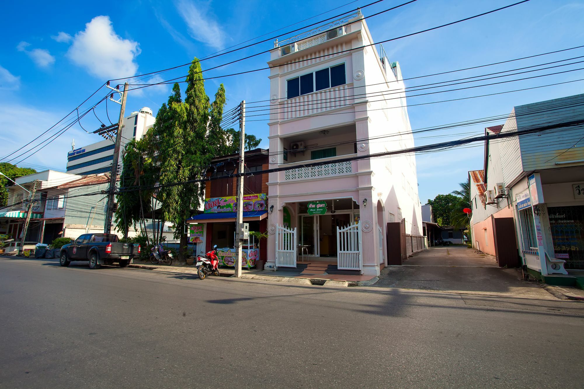 Baan Sutra Guesthouse Phuket Exterior photo